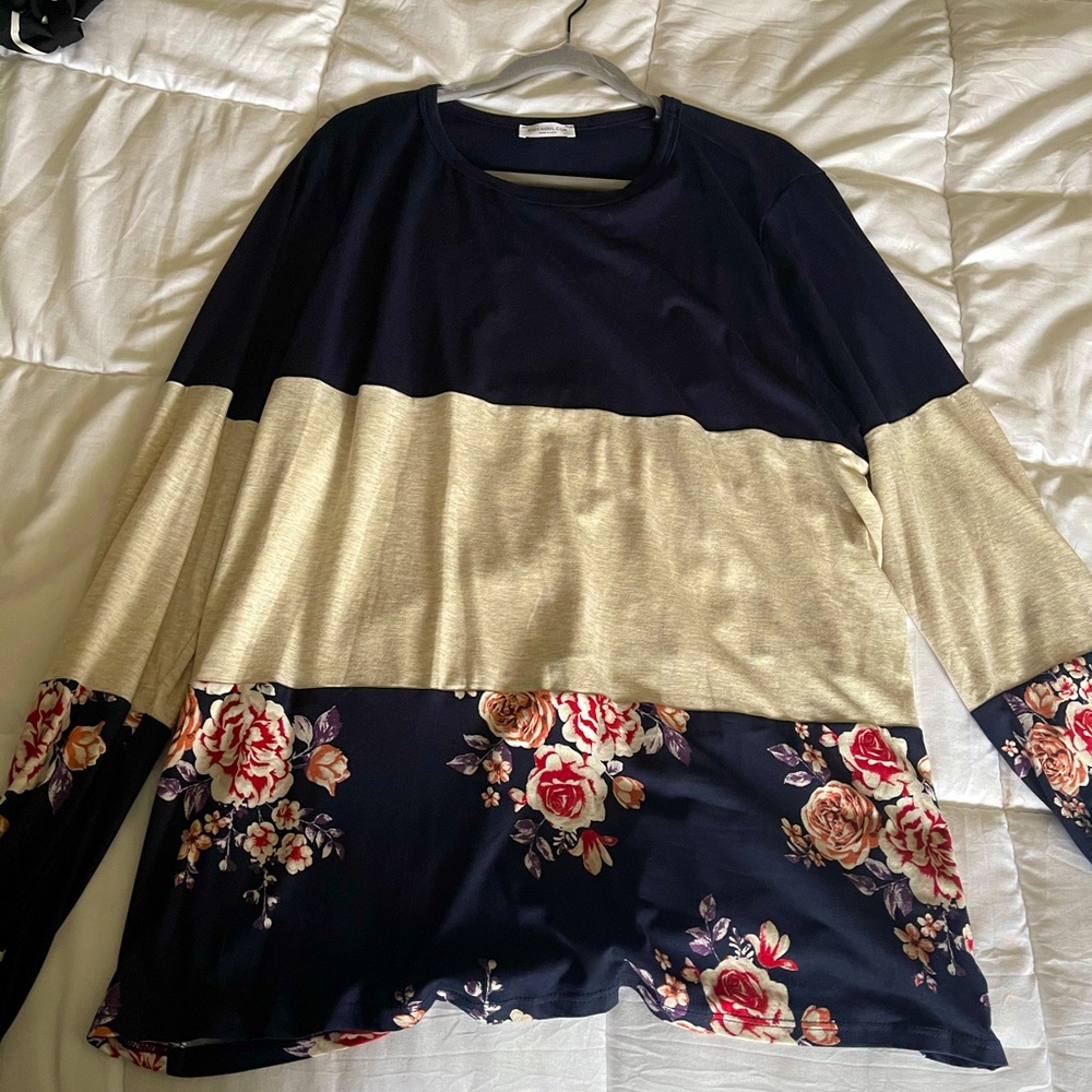 Plus Size Floral Block Print Longsleeve Tee